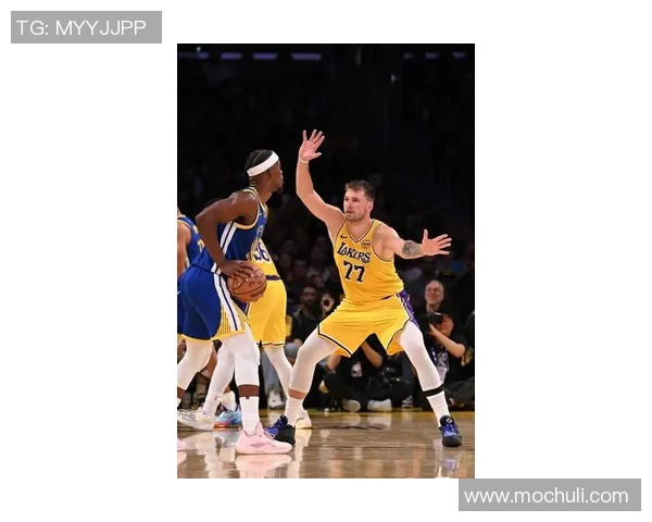 库里23分东契奇43+12+9 巴特勒31+5勇士胜湖人