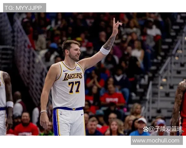 东契奇27+10连中关键球！20次失误险负鹈鹕，老詹21分，小里迷失